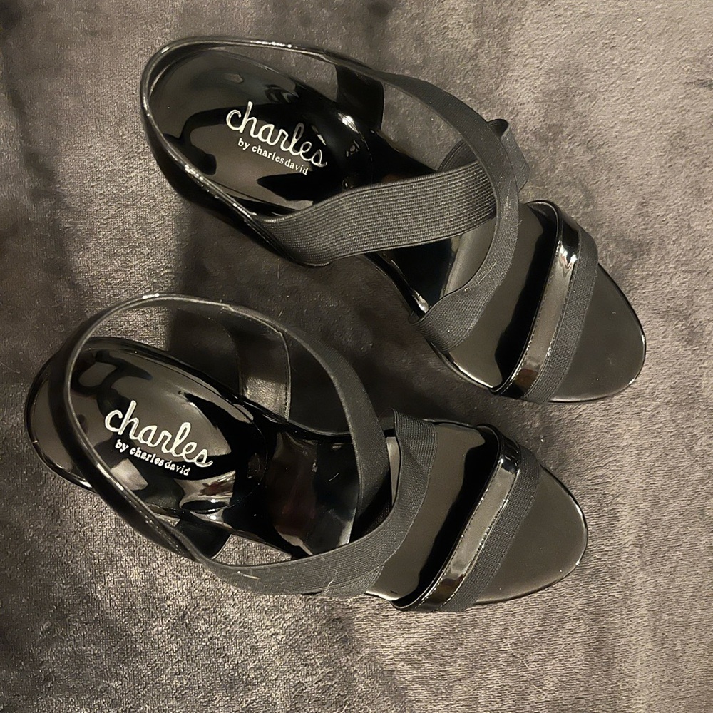 Charles David platform black platform sandal Sz. 8